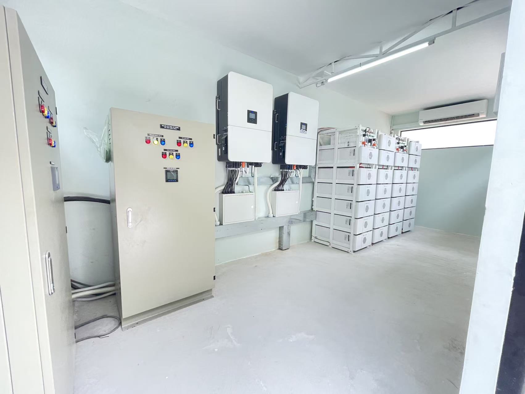 Hybrydowy system solarny Deye  – Renewable Energy Bess recenzja i cena